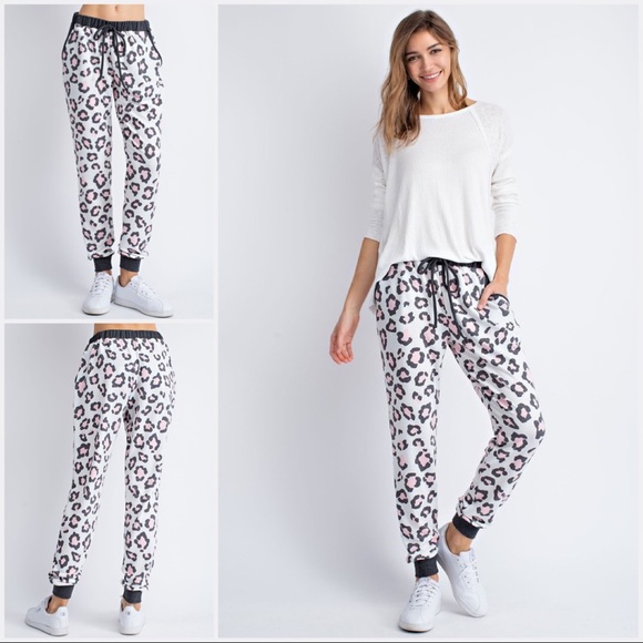 Last 1 ‼️ Animal Print Jogger Pants - Picture 2 of 4